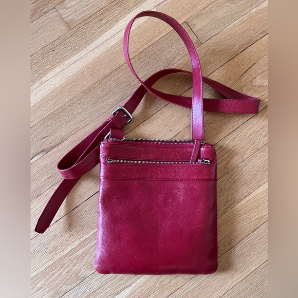 Rich red leather crossbody purse - Picture 2 of 6